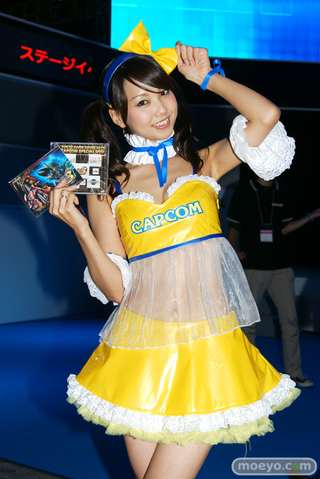Illustration for article titled 2010's Japanese Booth Companions Still Passing Out Fliers In Your Memories